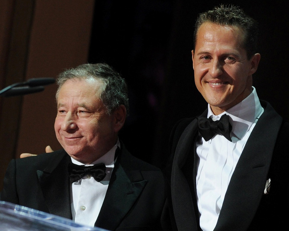 Michael Schumacer (Kanan) (Foto: AFP/Jens Kalaene)