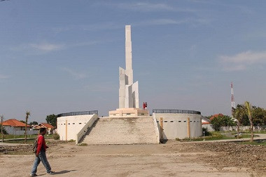 Gelap, Warga Keluhkan Monumen Juang di Brebes Jadi Ajang Mesum