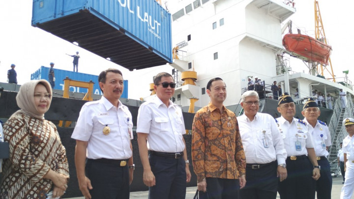 Pemerintah Resmikan Tiga Jalur Tol Laut