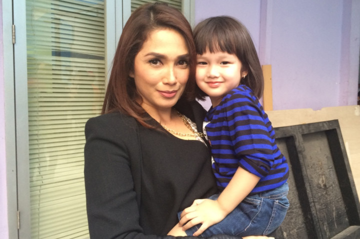 Ussy Sulistiawaty Bangga Unggah Foto Anak di Medsos