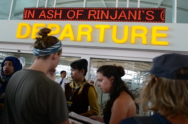 Abu Vulkanik Anak Gunung Rinjani Jauhi Wilayah Udara Bali