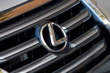 Jaga Kualitas, Lexus Tak Mau Bikin Pabrik di Tiongkok    