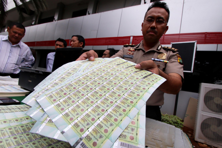 Waspada Saat Membeli Materai di Warung