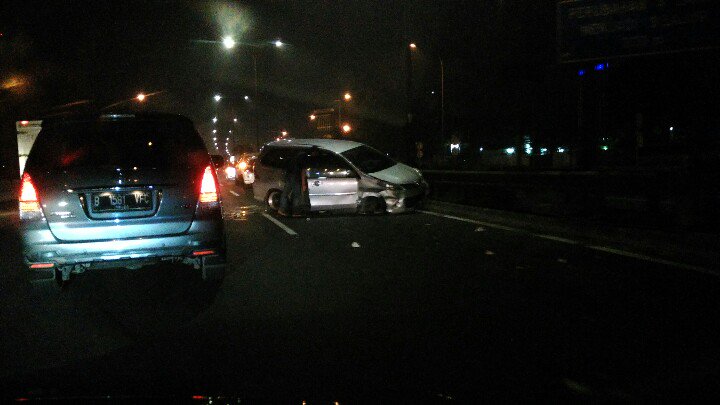 Sepanjang Malam, Dua Kecelakaan Terjadi di Tol Dalam Kota