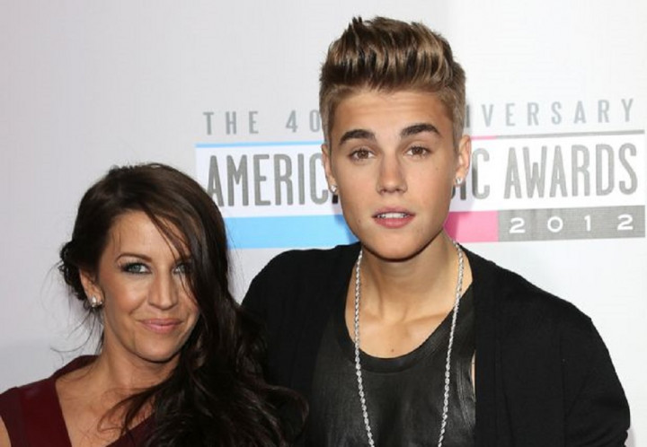 Sering Buat Malu, Justin Bieber Menjauh dari Ibunya 