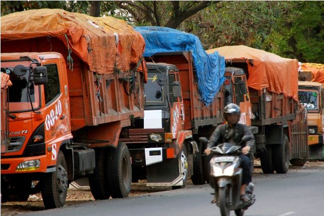 Pemkot Bekasi Bebaskan Truk Sampah DKI Menuju Bantar Gebang
