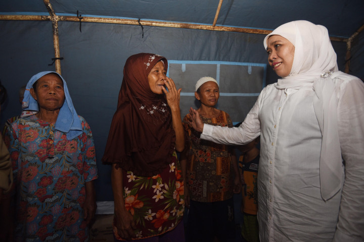 Mensos Tinjau Lokasi Pembagian Dana PKH di Lampung