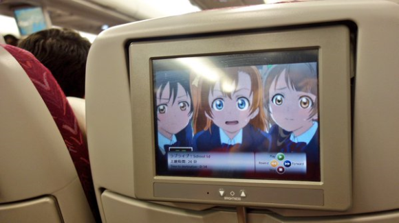 Anime Love Live! Ditayangkan di Pesawat Qatar Airways 