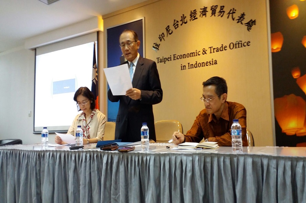 Kepala Perwakilan Kantor Dagang Taiwan di Indonesia, Chang Liang-jen, di kantornya di Jakarta Selatan, Senin (9/11/2015). (Foto: Nabila Gita)