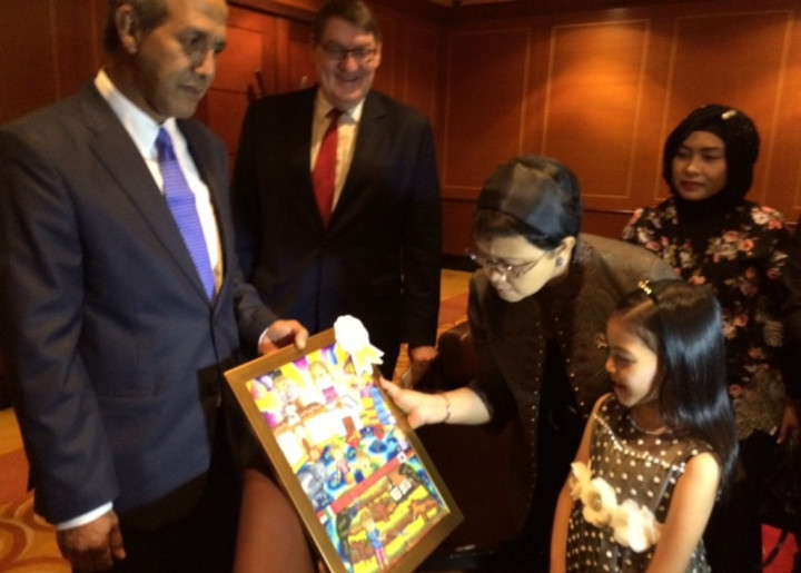 Bocah RI Menang Lomba Poster FAO, Menlu Mengaku Terkesan