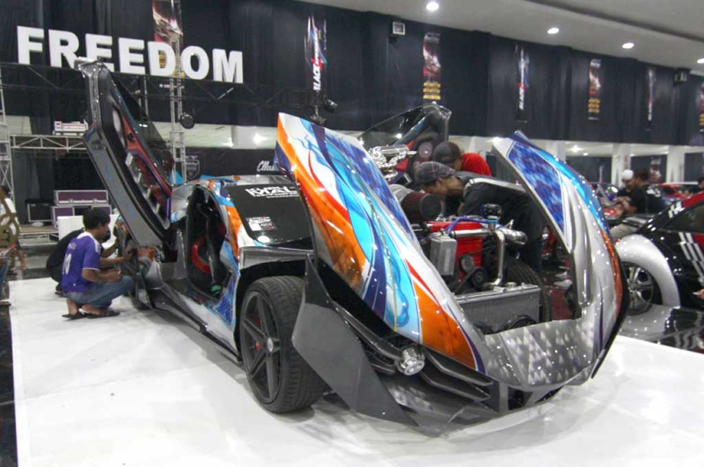 Salah satu peserta Blackauto Battle yang sukses mencuri perhatian pengunjung. BAB