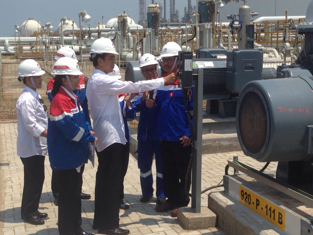 Presiden Jokowi tinjau PT Trans Pacific Petrochemical Indotama (TPPI) di Tuban, Jawa Timur, Rabu (11/10/2015),--Foto: MTVN/Desi Angriani