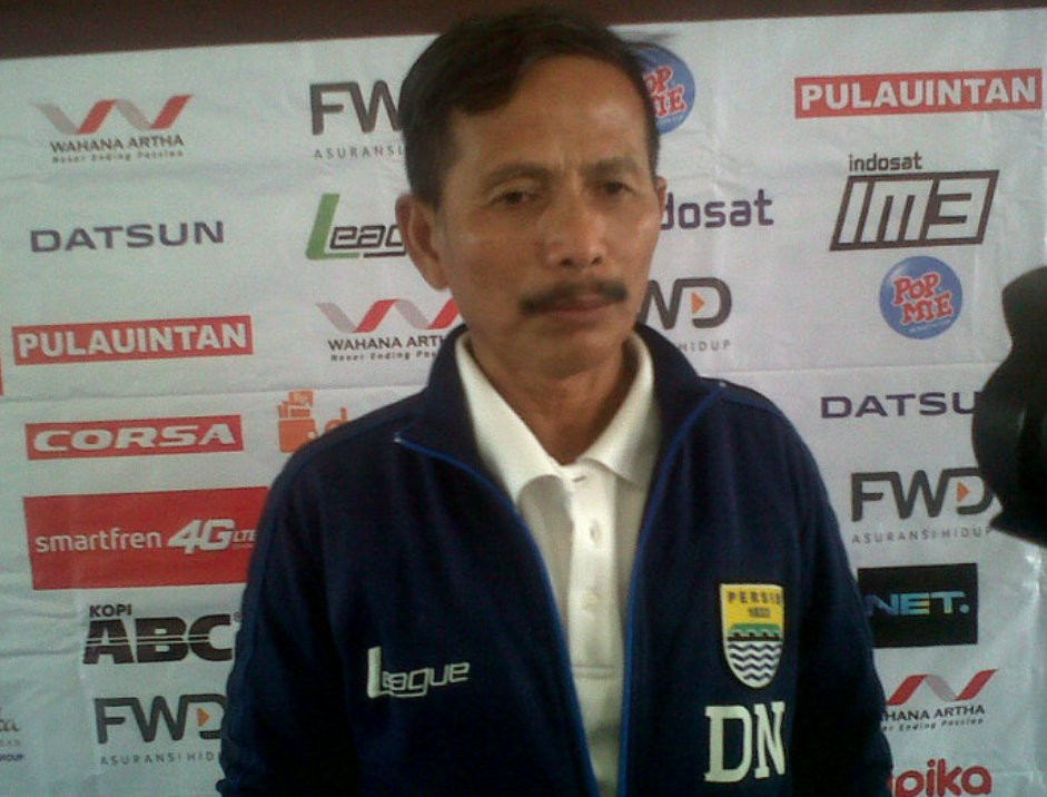 Djajang Nurjaman terus mencari pemain asing untuk skuat Persib Bandung (Foto: Istimewa)