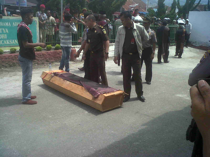 Peti Mati Berusia 400 Tahun Dipamerkan di Kendari