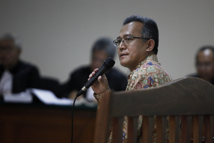 Hakim Tripeni <i>Ngaku</i> Kaligis Sodorkan Amplop Sebelum Putusan