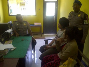 Diolok-olok 'Perempuan Malam', Wanita Ini Aniaya ABG