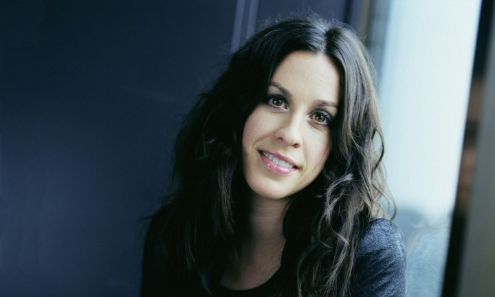 Alanis Morissete Ubah Lirik Lagunya Sendiri