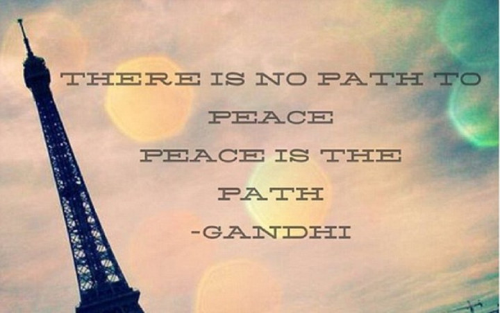 Selebritas Dunia Ikut Berduka Atas Serangan di Paris