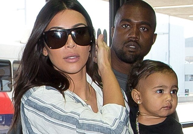 Lebih Perhatian dengan Anak, Kim Kardashian Diprotes Kanye West