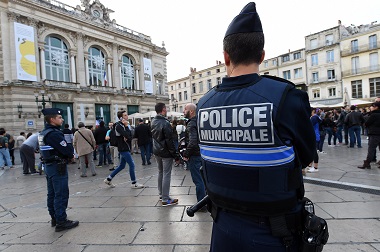 Tiga Senapan AK-47 Ditemukan di Mobil Penyerang Paris