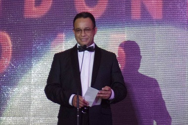 Education Minister Challanges Filmmakers