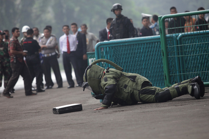 Seorang Sekuriti Jadi Korban Pelemparan Granat