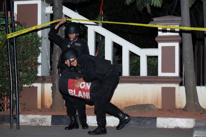 Pelemparan Granat, Polisi Tutup Lalin Kalimalang-Buaran