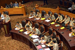 MK Tegaskan Polri Berwenang Terbitkan SIM