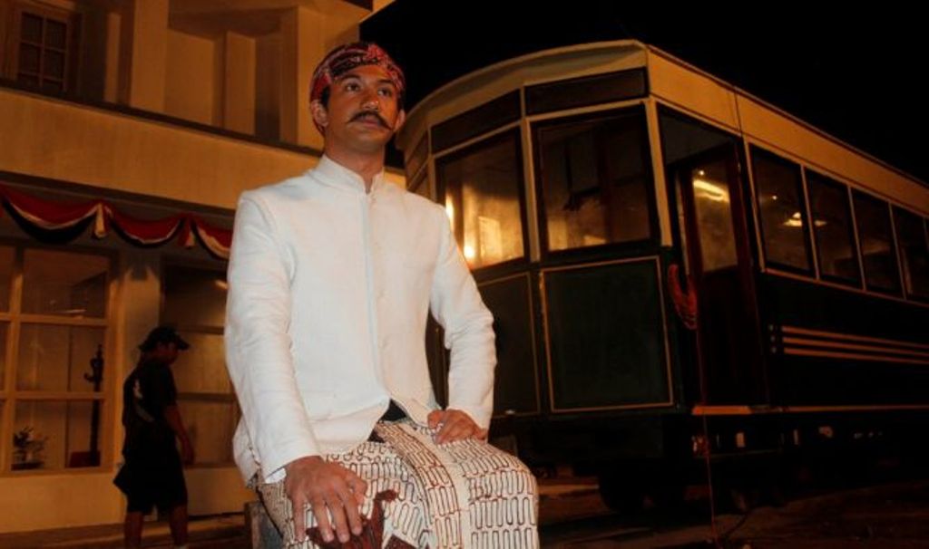 Main Cast of Guru Bangsa Tjokroaminoto Reza Rahadian (Photo: Antara/Regina Safri)