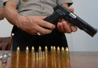 Bawa Senjata Api, PHL Dishub Kota Bekasi Dipecat