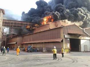 Gudang PT Petrokimia Gresik Terbakar