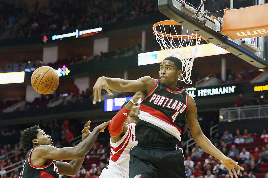 Rockets Tundukkan Blazers 108-103