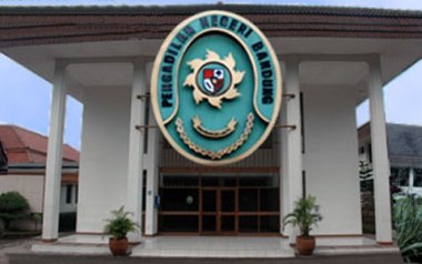 Hakim Melayat, Sidang Korupsi Bupati Sumedang Nonaktif Ditunda