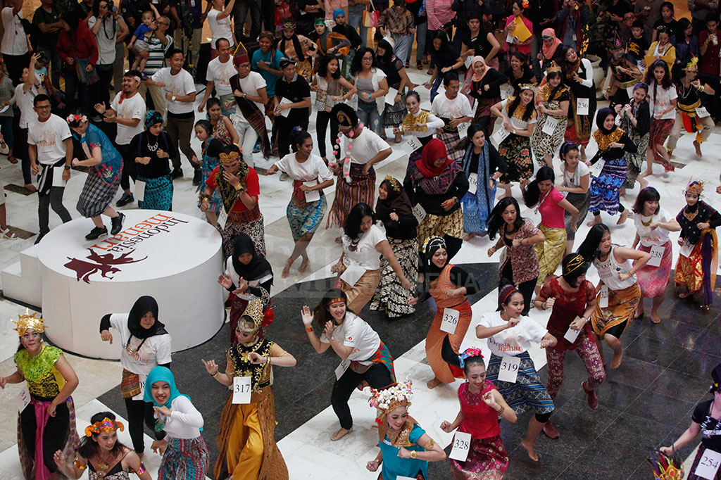 Ribuan Penari Ramaikan Indonesia Menari 2015