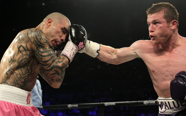 Alvarez Rebut Gelar Juara Kelas Menengah WBC