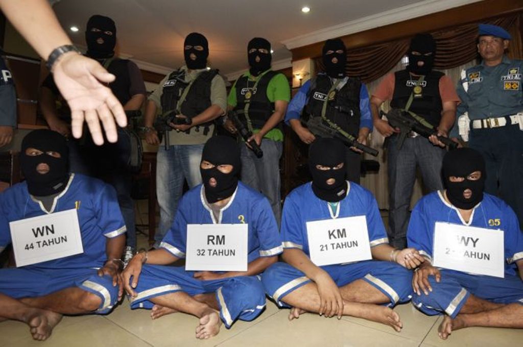 Pirates arrested by Indonesian Navy 12 November 2015 (Photo: Antara/Sigid K)