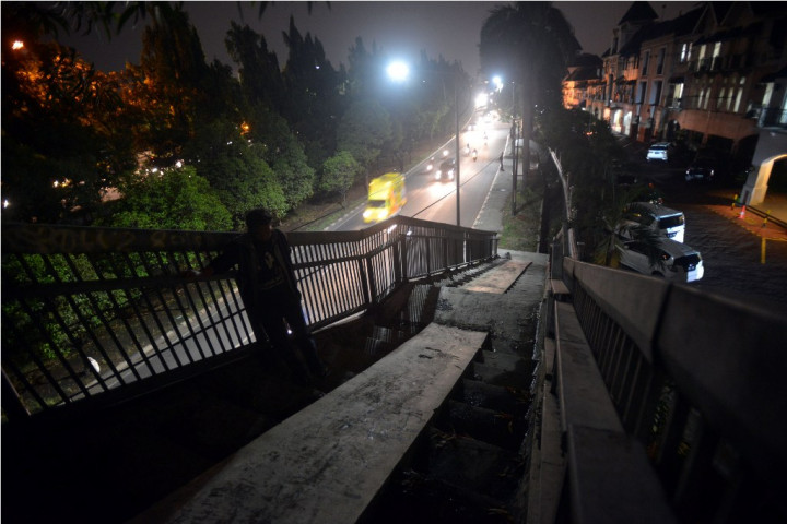 Lampu di JPO Lebak Bulus Kerap Dirusak Tangan Jahil   