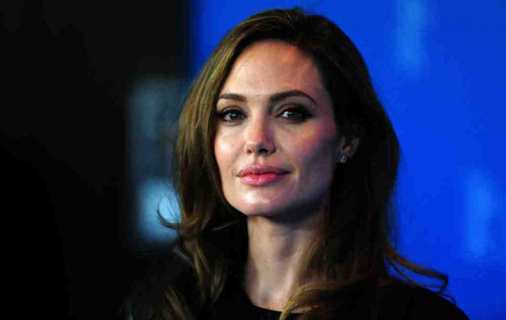 Universal Gaet Angelina Jolie di Film Bride of Frankenstein