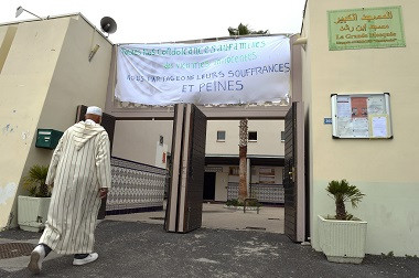 Imam di Prancis Harus Kantongi Izin Berkhotbah