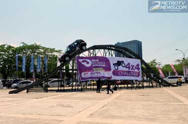 Gubernur Sulsel Ikut Tantangan 4X4 Challenge di GIIAS Makassar