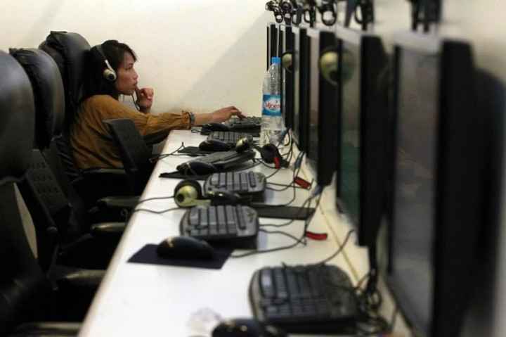 Kabur Dari Rumah Selama 10 Tahun, Wanita Ini Tinggal di Warnet 