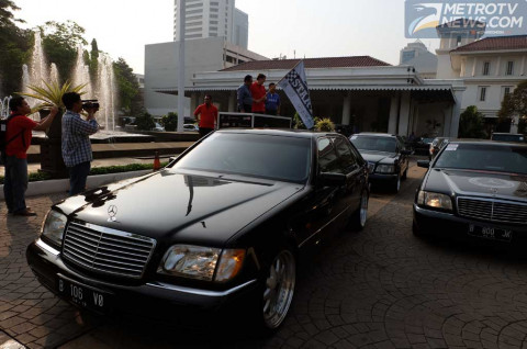 Mercedes Benz Club Indonesia Susuri Jalan Protokol Jakarta Medcom Id