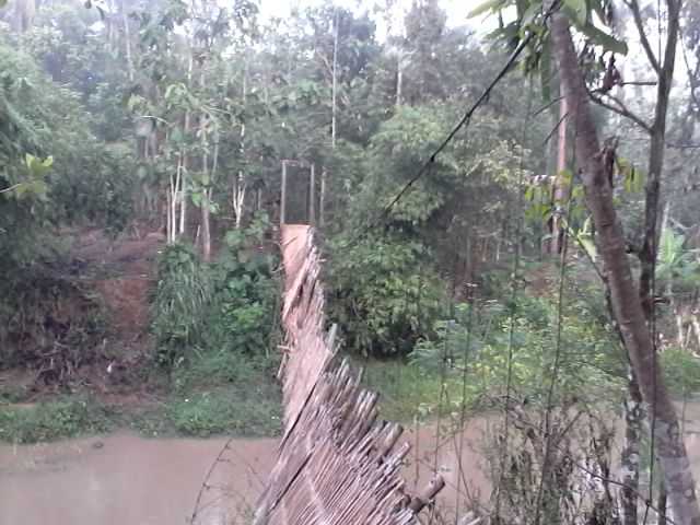 Jembatan Gantung Putus, Enam Orang Jatuh ke Sungai Ciseel