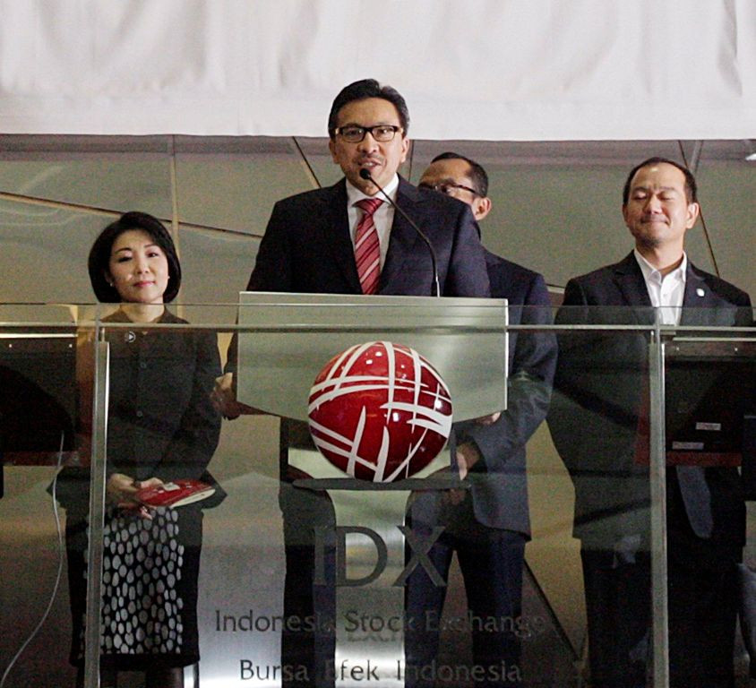 Presiden Direktur CIMB Niaga Tigor M Siahaan (tengah) (MI/Galih Pradipta)