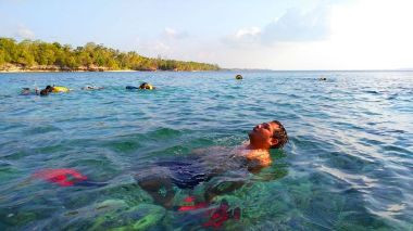 In Sombu Wakatabi, The Sea Shore That Good for Diving