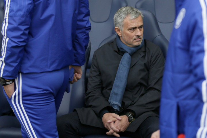 Mourinho <i>Pede</i> Chelsea Tembus Papan Atas pada Akhir Desember