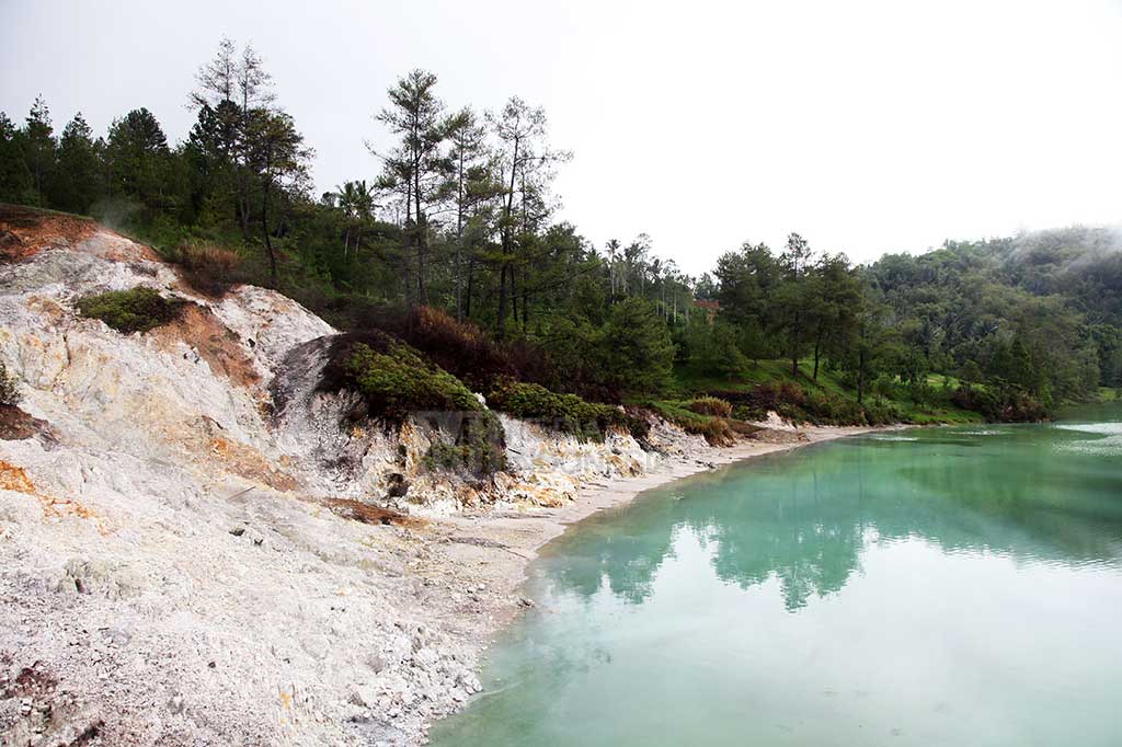 Menikmati Keindahan Danau Vulkanik Linow