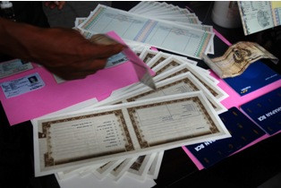 Praperadilan Ditolak, Polisi Buru Dokter Gigi Pemalsu Dokumen