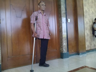 Kisah Pendaki Tunadaksa di Puncak Tertinggi Dunia