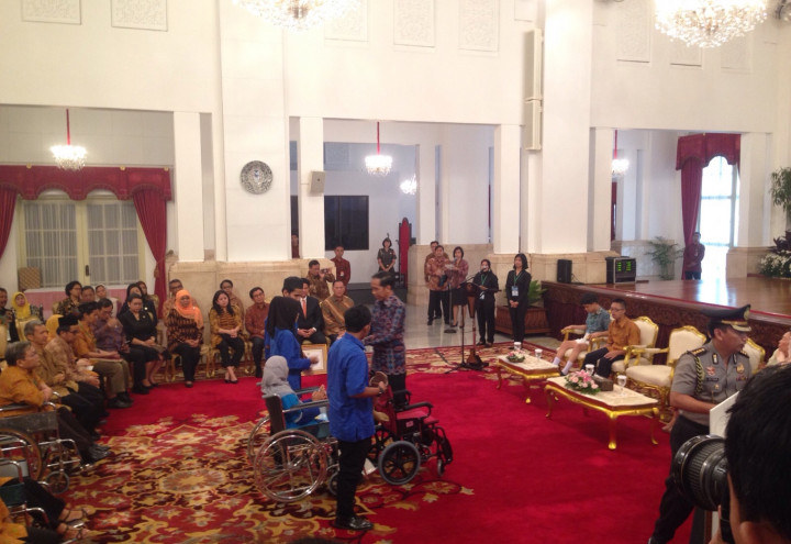 Jokowi Luncurkan ATM Disabilitas